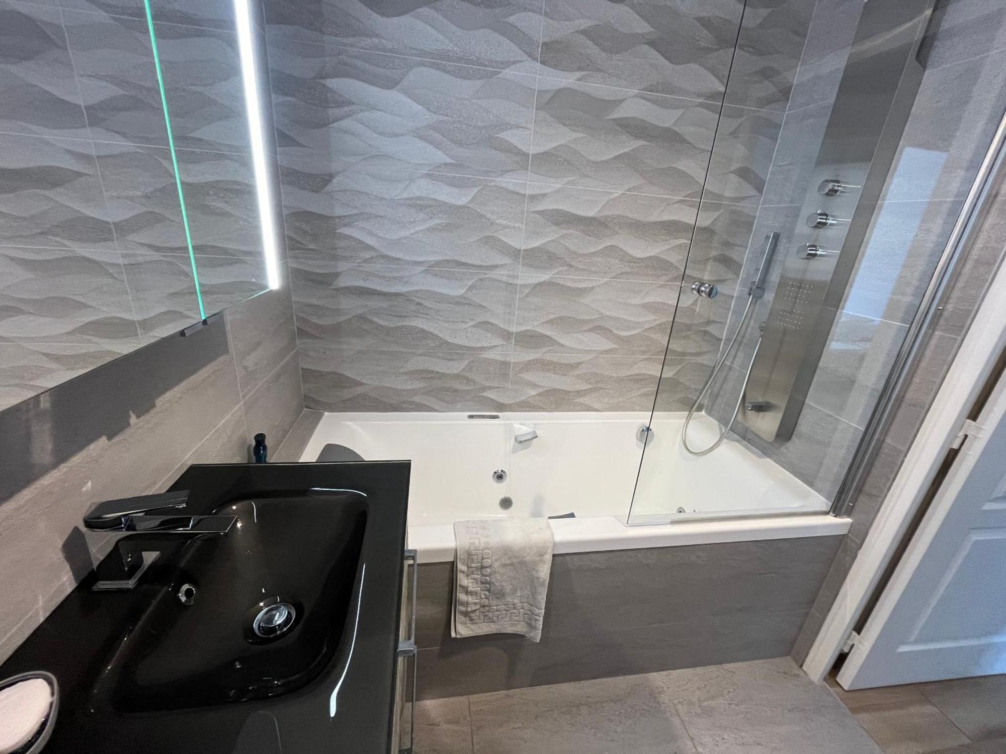 Appartement Entierement Equipe Charbonnières-les-Bains Zewnętrze zdjęcie