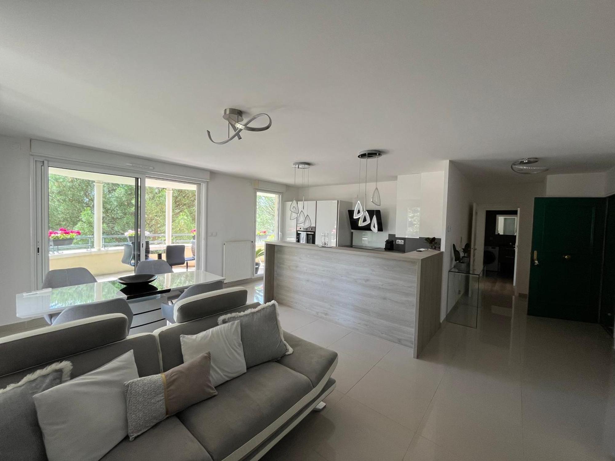 Appartement Entierement Equipe Charbonnières-les-Bains Zewnętrze zdjęcie